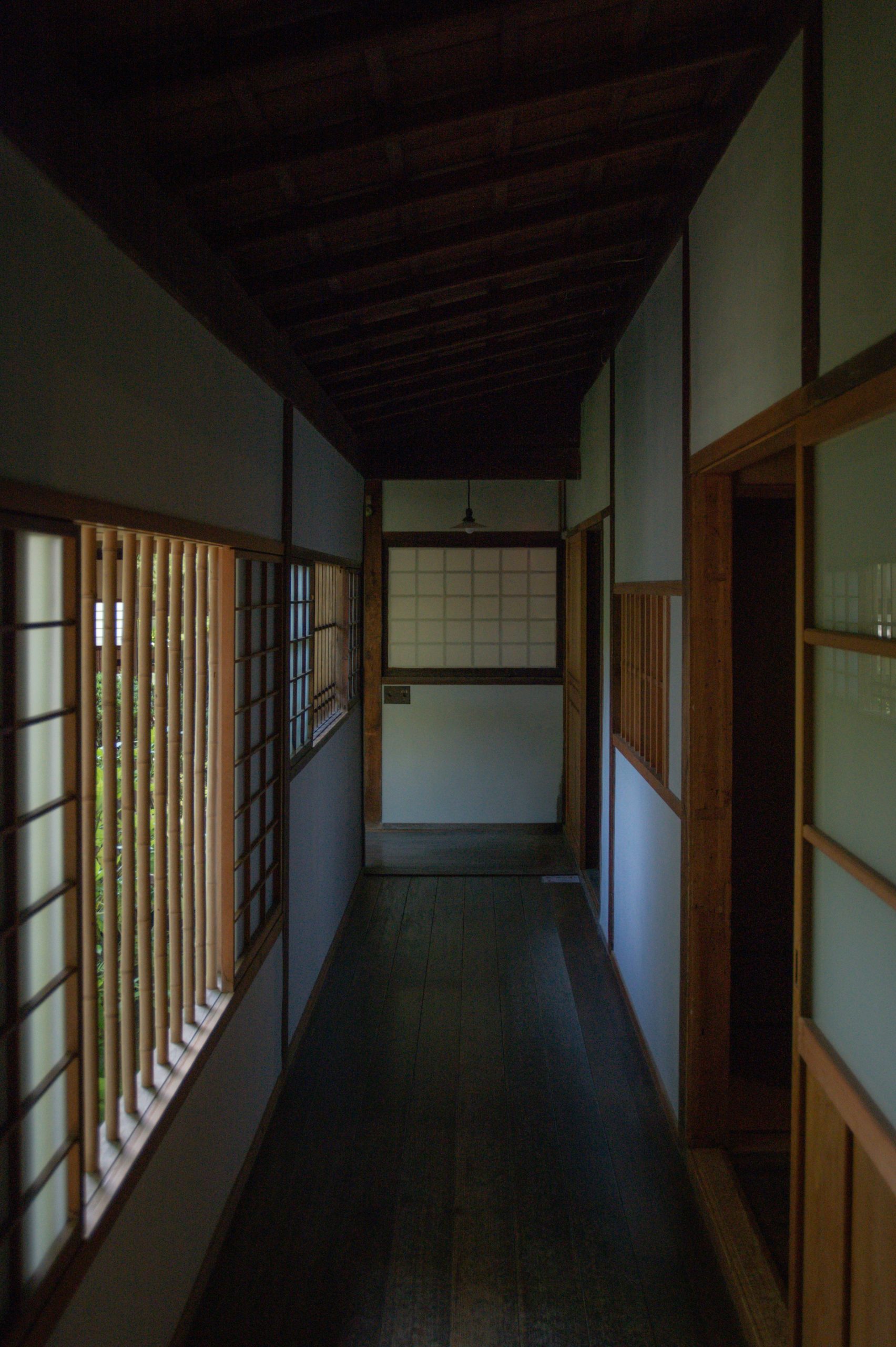 Traditional Japanese tea ceremony on tatami mat demonstrating mindfulness and zen meditation practices